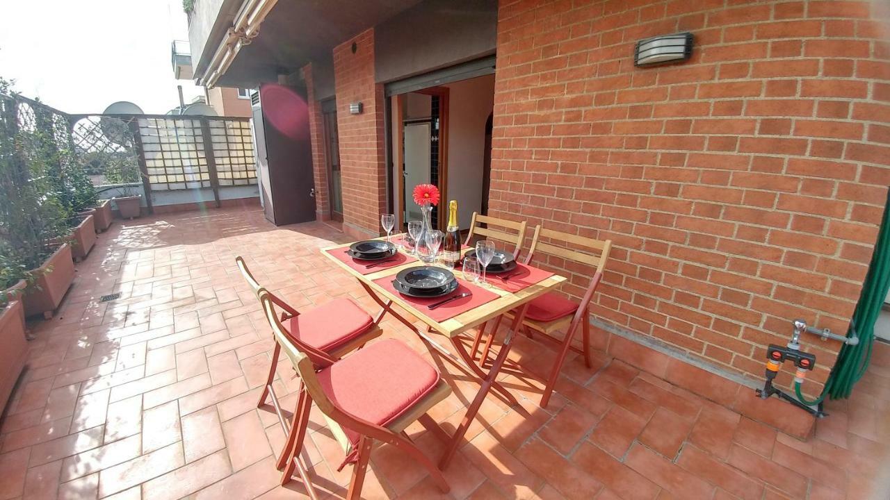 Terrace22 - Delizioso Attico Ben Collegato, 4 Persone Appartamento Roma